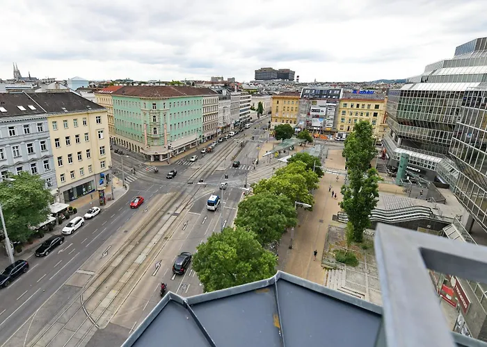 Julius 24 - Duplex Apartment 5 Mins To City Center